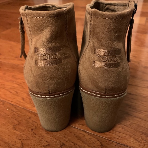 Tom Booties - Picture 2 of 4